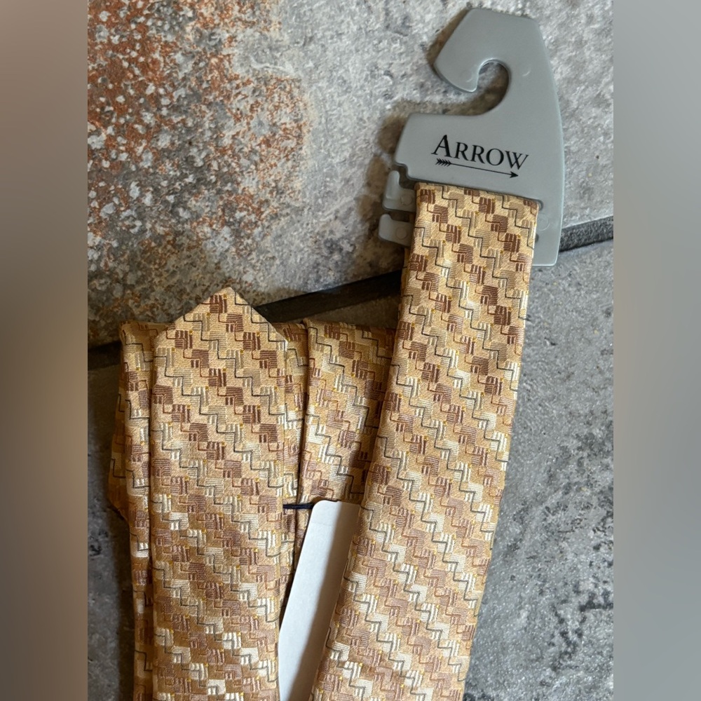 Croft & Barrow Yellow Gold Geometric Tie 3.5 In Wide NWT